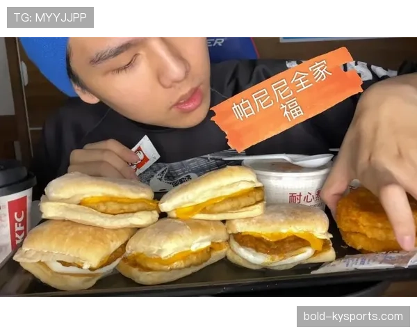 柳雅慧今天晒的早餐，比我一个月工资精致得离谱